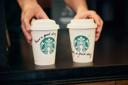 Starbucks e Sustentabilidade: copos compostáveis e Ciclobom