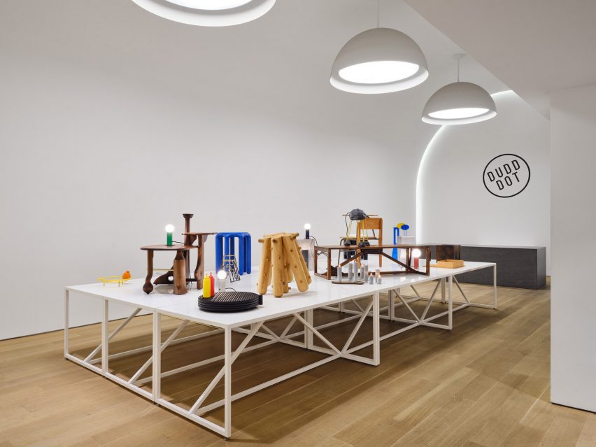 Design, Inovação e Herança na Comemoração dos 20 Anos da Mesa Strut da Blu Dot